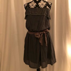 Grey flowy dress with bow accent